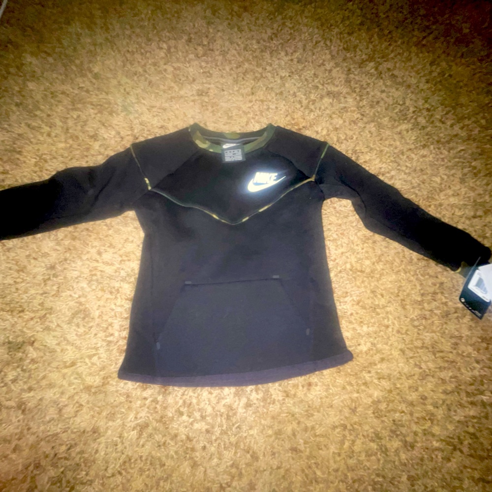 NWT Boys Nike pull-over